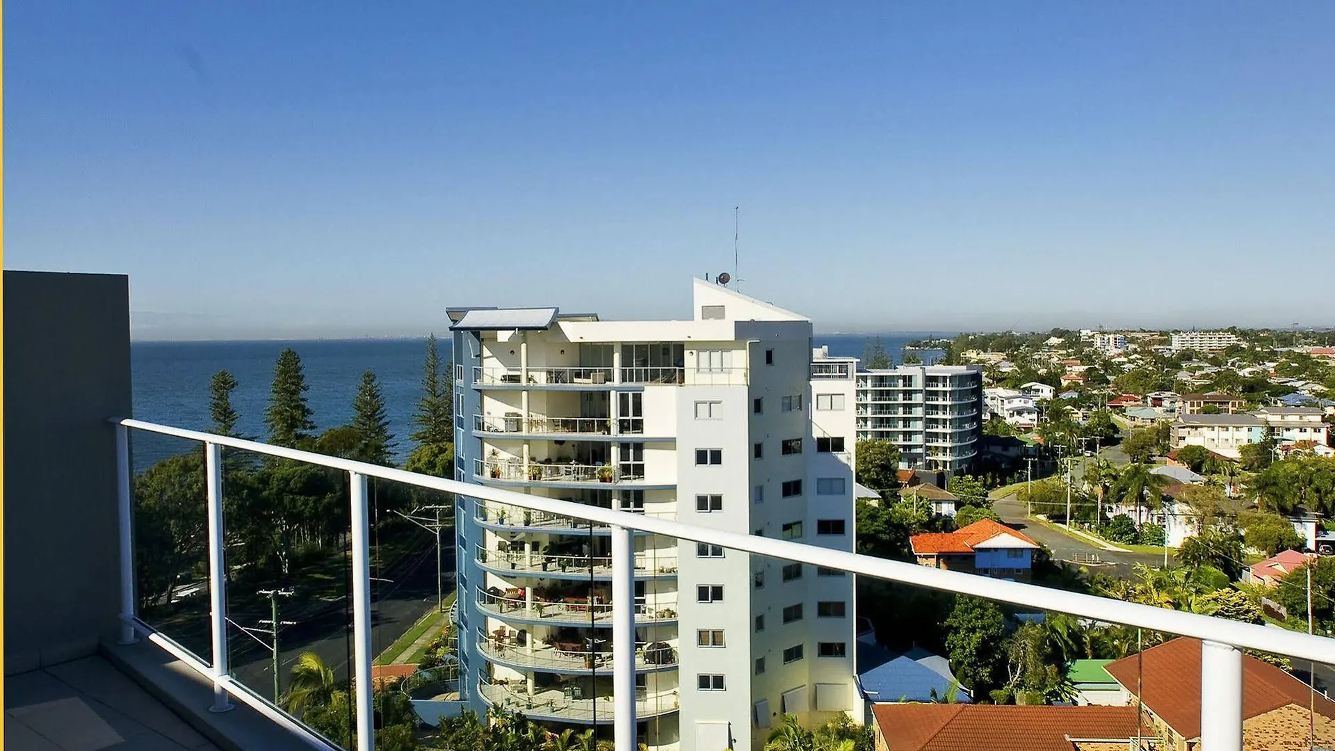 Suttons Beach Apartments Redcliffe